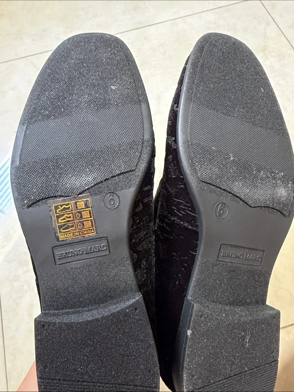 Big Kids Black Velvet Patterned Loafers